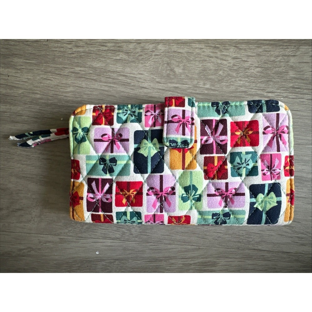 Vera Bradley Gifts Aplenty Medium Essential Tab Wallet